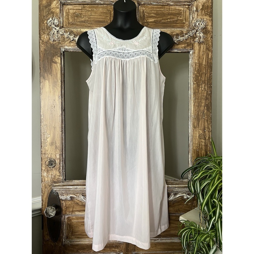 Barbizon Sz Large Pale‎ Pink lace trim floral embroidered nightgown